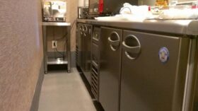 飲食店を開業する上での中古厨房機器購入のメリットについてのアイキャッチ画像